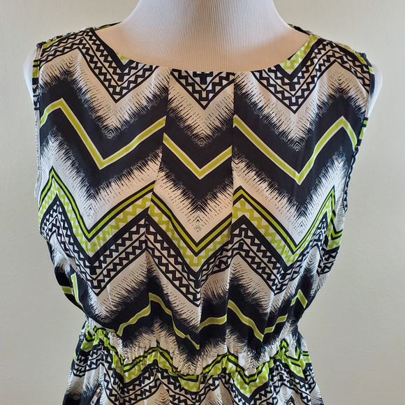 Black/Lime Chevron Print Mini Dress - Picture 2 of 5